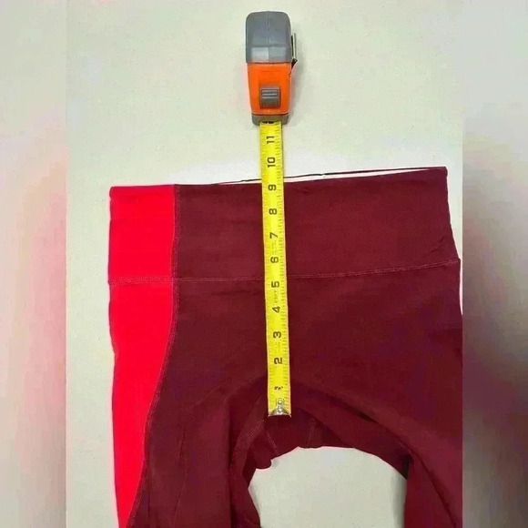 Athleta Elation 7/8 Leggings Studio Red Garnet VGC Size M - Picture 6 of 10